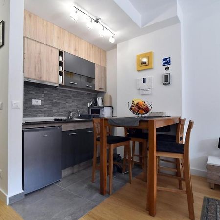 Tayson Square Dorcol New Location Free Garage Apartment Belgrade Exterior photo